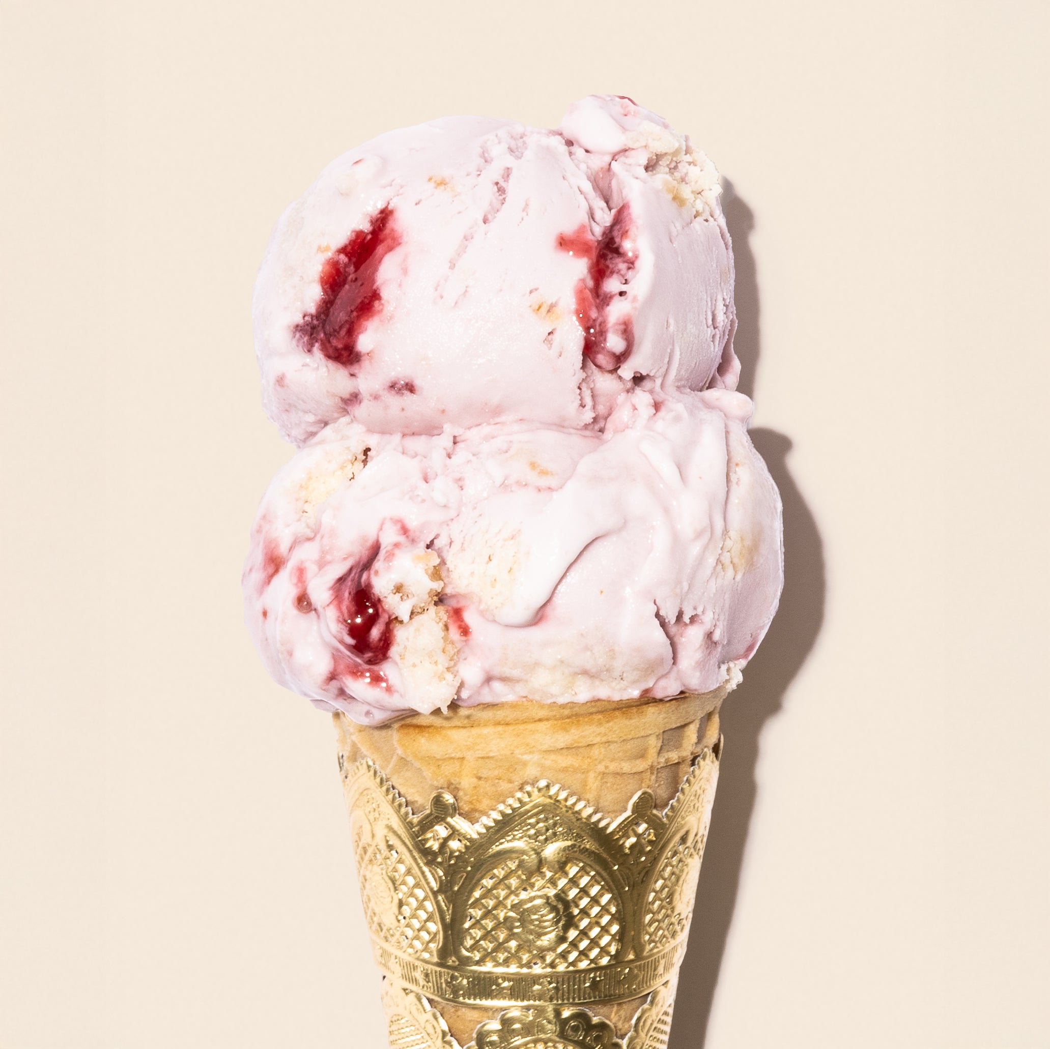 Queen Charlotte Sponge Cake - Image 3