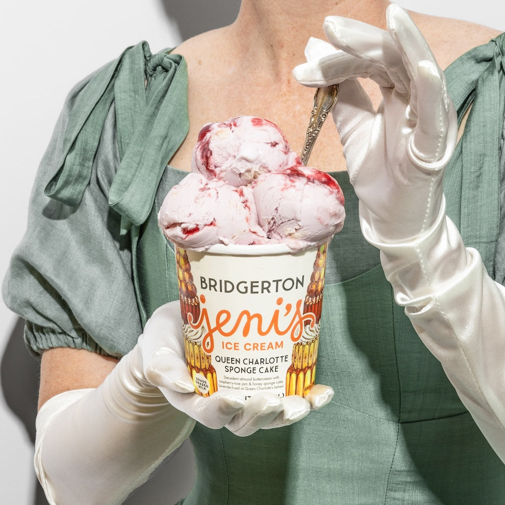 Queen Charlotte Sponge Cake - Image 5